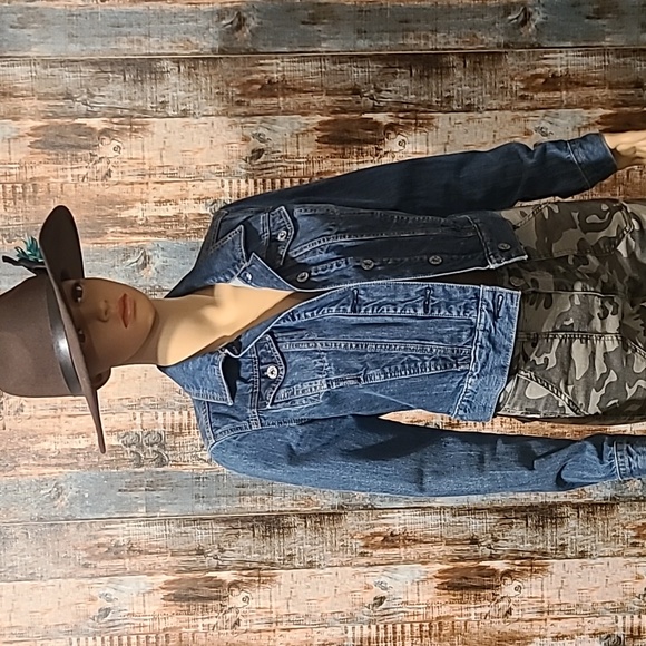 Jean jacket - Picture 5 of 6